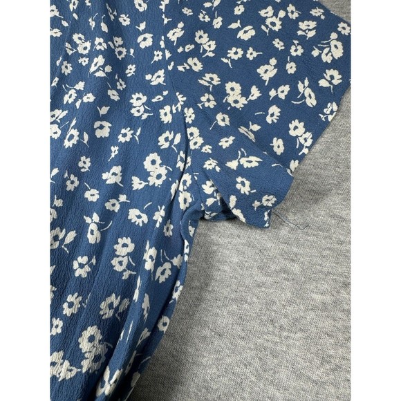 Rails‎ Sophia Romper in Blue Daisies S Causal Summer - Picture 9 of 12